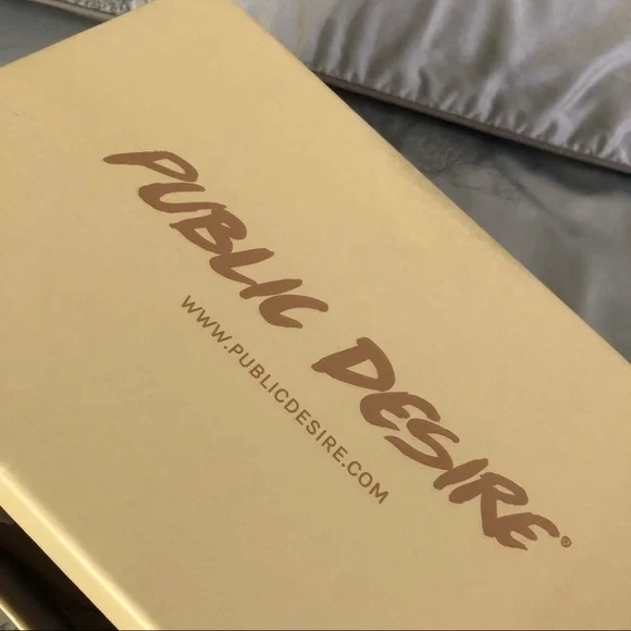 Bow heels - Picture 8 of 9